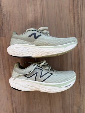 New Balance Fresh Foam X 1080v14- women’s 10